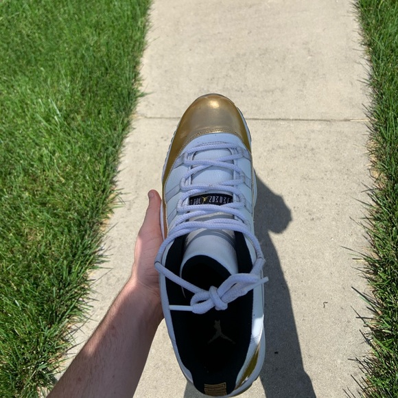 Jordan 11 low. - Picture 2 of 3